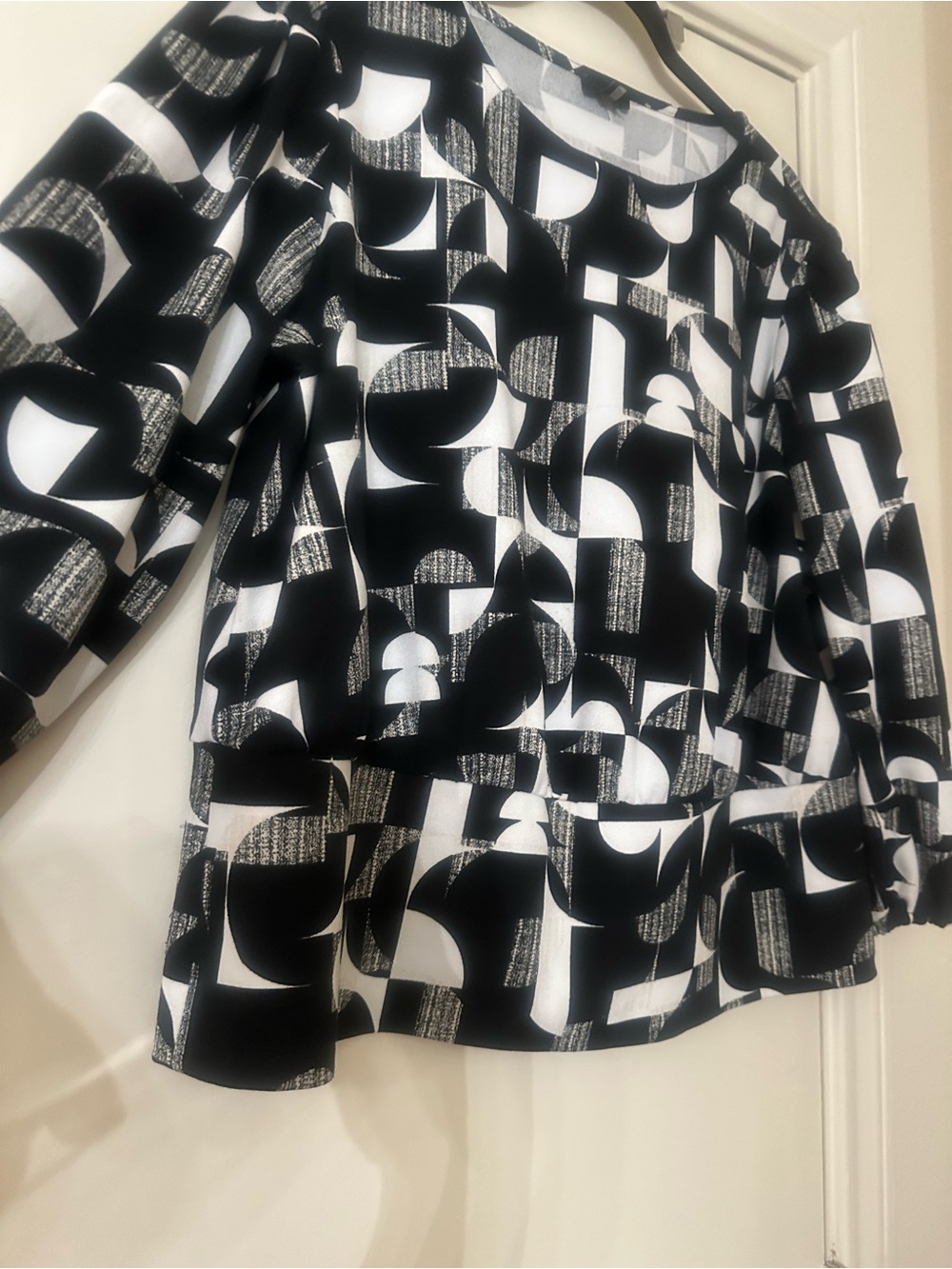Black & White Geometric Top